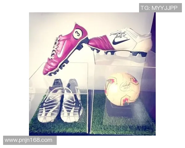 探索足球明星卡包的魅力与价值，开启你的收藏之旅