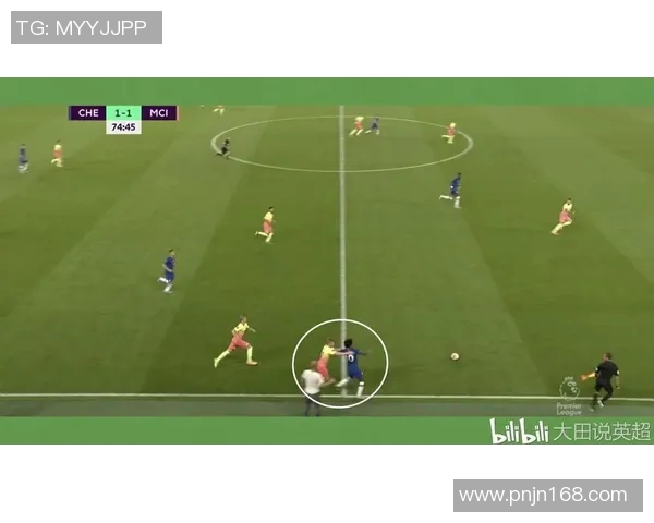 武汉足球队与南京足球队赛后复盘团队协作分析与战术总结